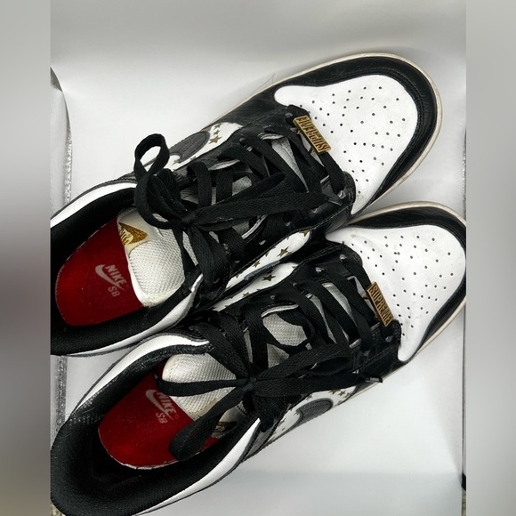 NIKE SUPREME DUNK 2021 Athletic Sneakers - Picture 5 of 9